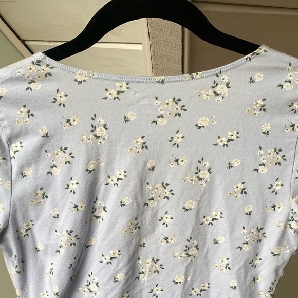Hollister Cross Front Baby Tee Must Have Collection Blue White Flowers Size S - Picture 8 of 13